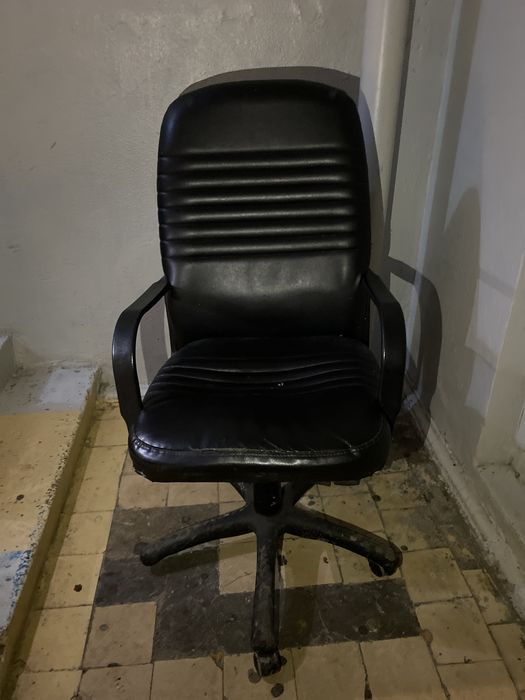 Стул сатылады 4000