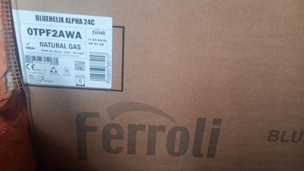 Centrala pe gaze cu 2 calorifere și țevi