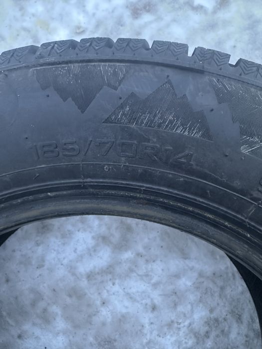 Продам резину R-14 шипованную.