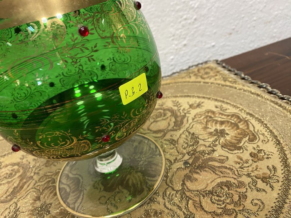 Голяма италианска кана със златни кантове