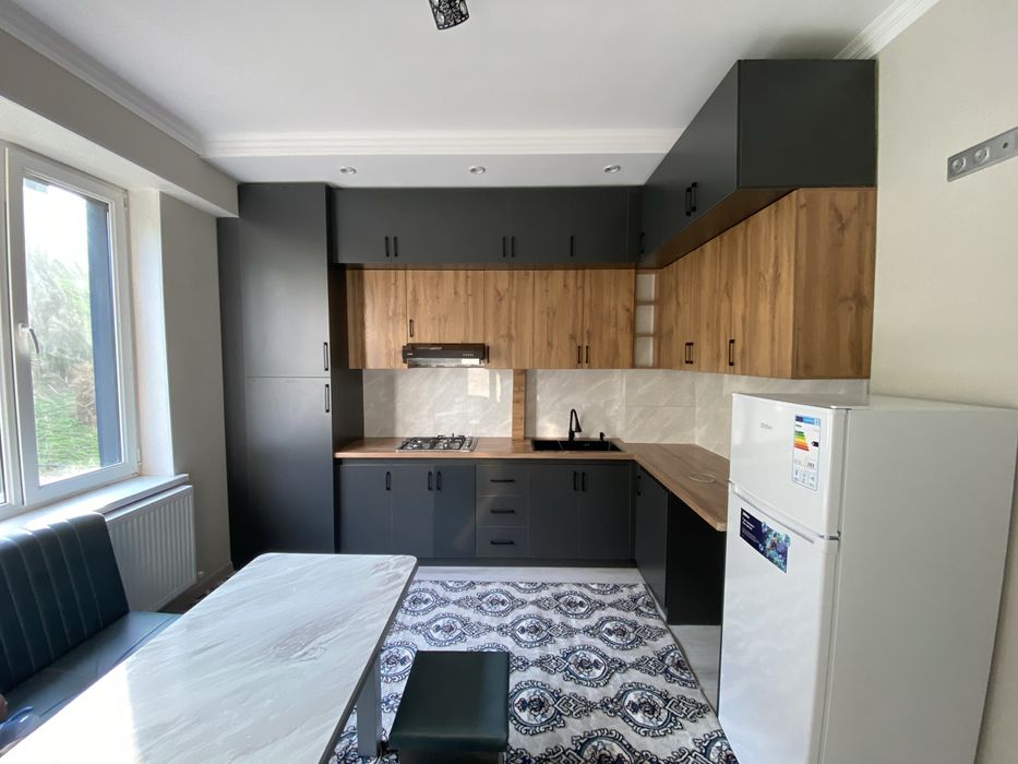 Afsonalar vodiysi 3-qavat yaqinida bogʻcha, maktab, masjid joylashgan