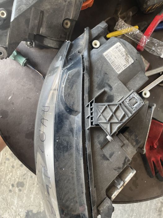 Фар за Audi A4 B8