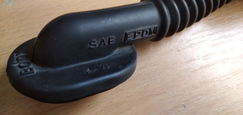 Пыльник на дверь автомобиля