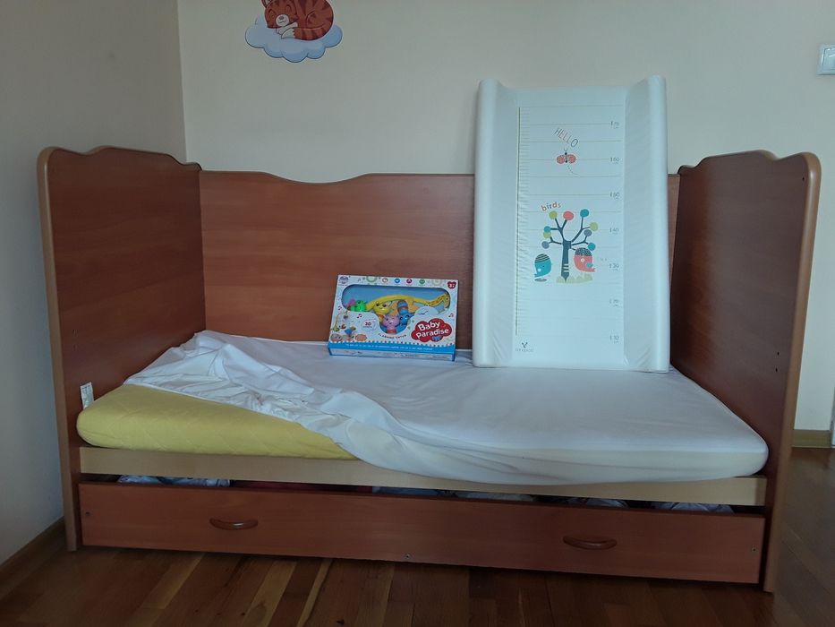 Креватче кошара за бебе/дете на две ниванива + подарък