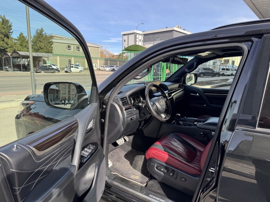 Продам Lexus LX 570 Kuro Black Edition