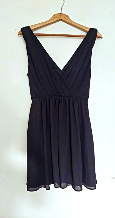 Къса черна рокля H&M, с етикет