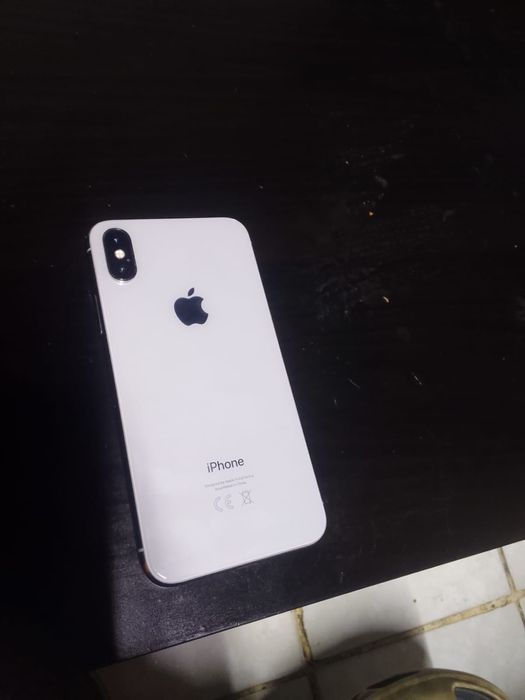 Продам айфон X в хорошем состояний