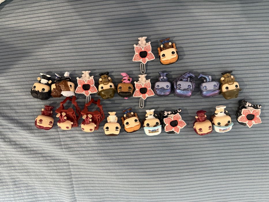 Фигурки kinder joy stranger things осд очень странные дела