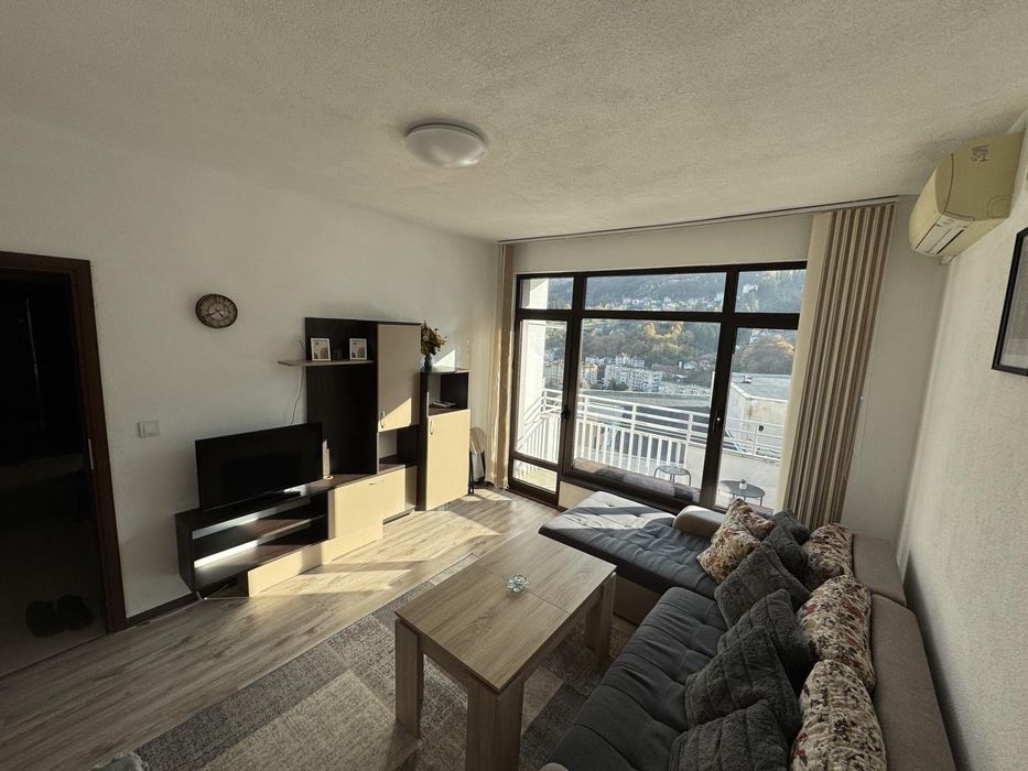 Дава се под наем Тристаен апартамент в Смолян, Стар център - 46 кв.м за 51 € - Снимка #3