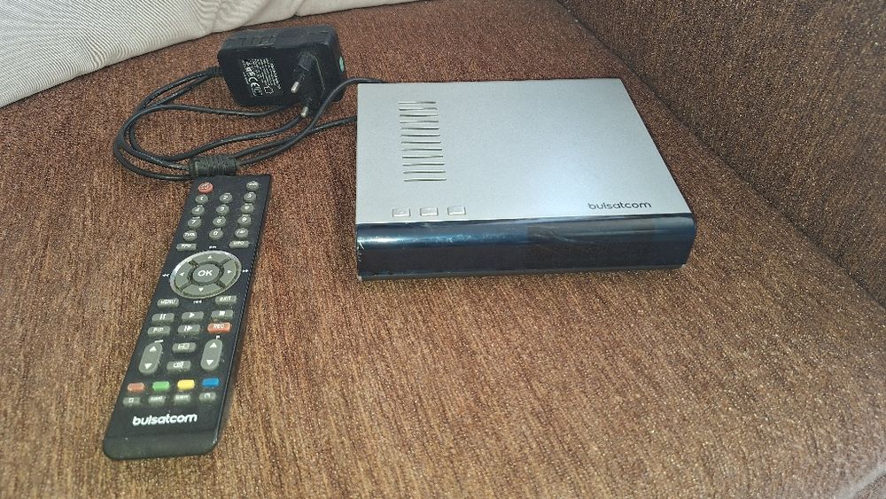 Приемник Булсатком с дистанционно и зарядно