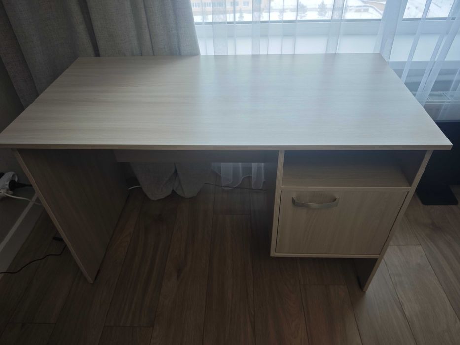 Стол письменный 120x60