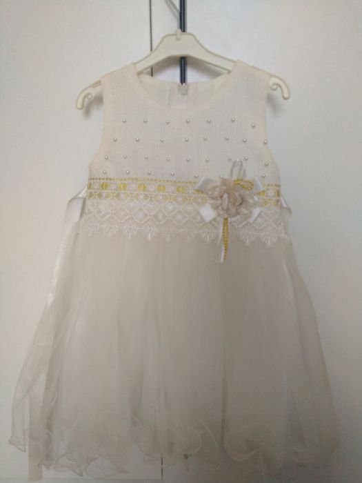 Продам детские платья