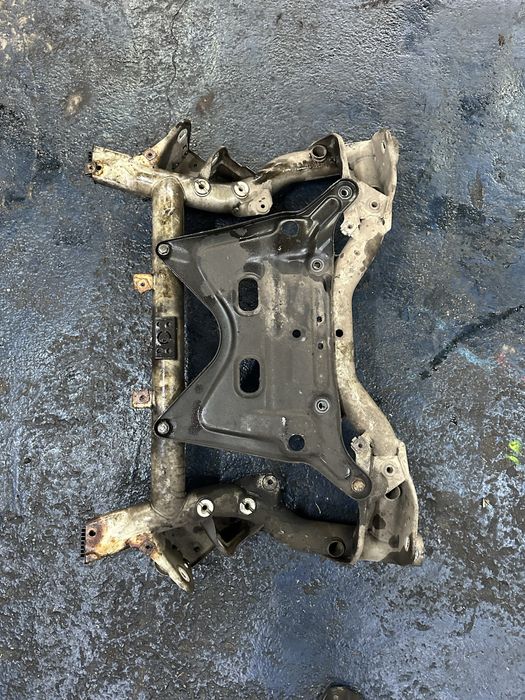 Cadru motor punte fata jug mercedes w212 c207 s212