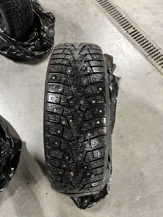 Продается шины фирма написано