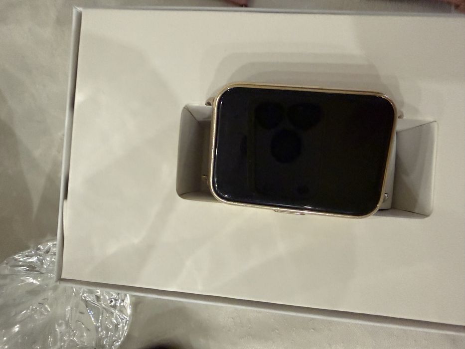 Смартчасовник huawei fit2