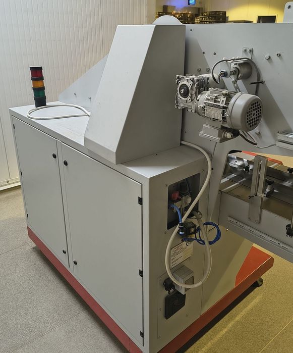 Masina ambalat FLOWPACK Victoria 600 DM