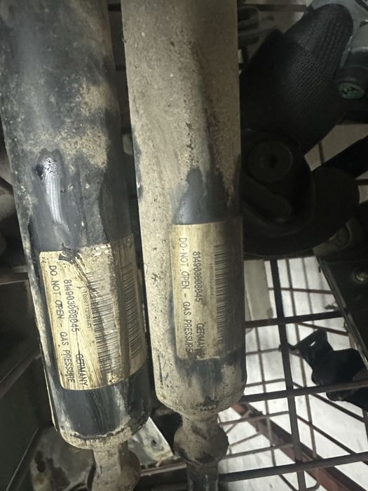 Bmw бмв Е90 Е91 газови оригинални задни амортесьори