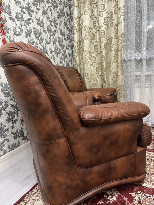 Кресла кожный 2 штук