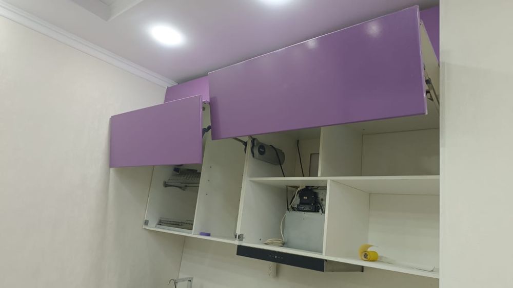 Продается кухонный мебель