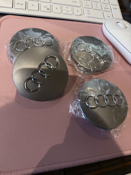 Set 4 capace jante aliaj roti Audi 60mm 4B061170