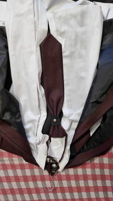 Vand costum barbat , purtat  singura data