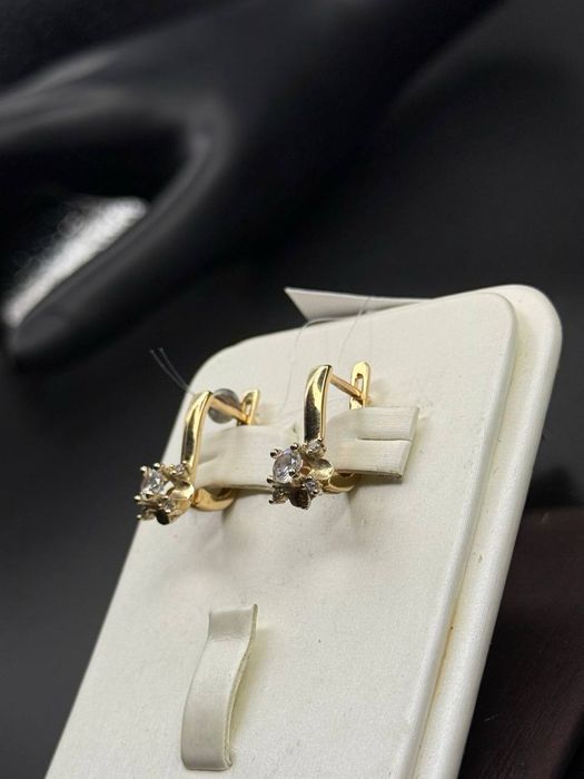 Золото 585  Серьги Масса: 3,2