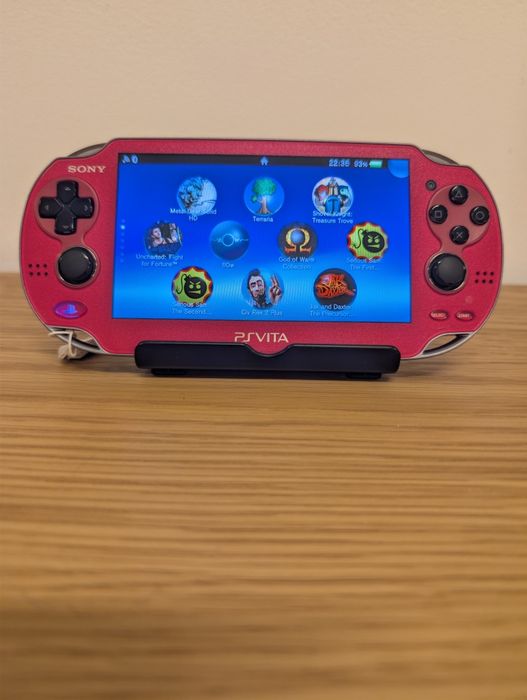 Playstation Vita OLED, Modat, 1500 jocuri, 10 in 1