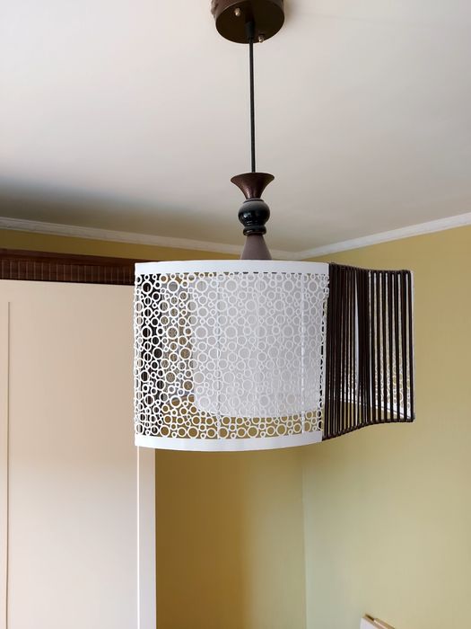 Люстра не дорого. Стильная.