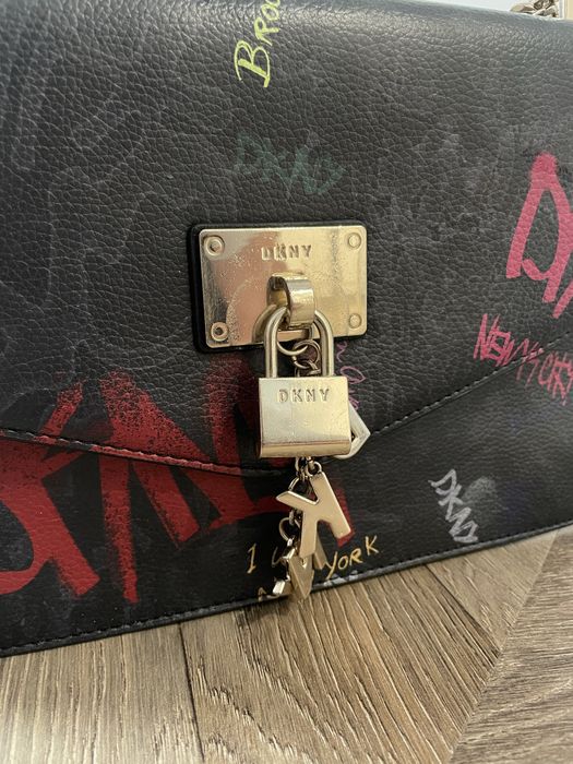 Дамска чанта DKNY