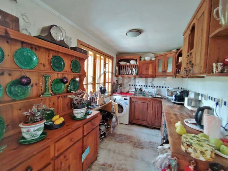 Продажба Къща гр. Велико Търново - с. Хотница 130m² и двор 1670m²