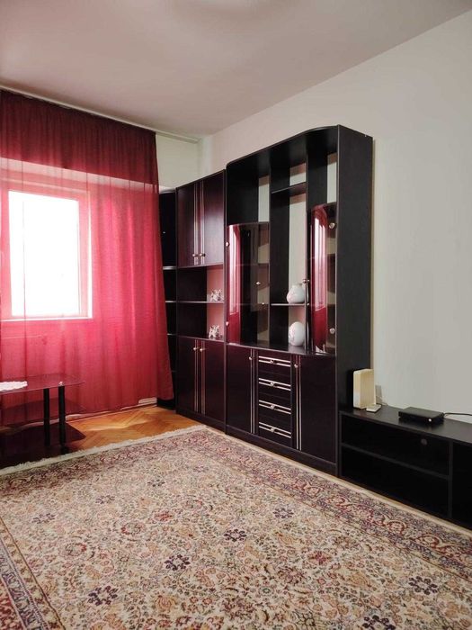 Dau in chirie apartament 3 camere ultracentral in Turda