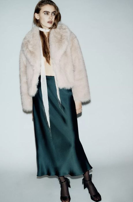 НОВА Сатенена пола Zara