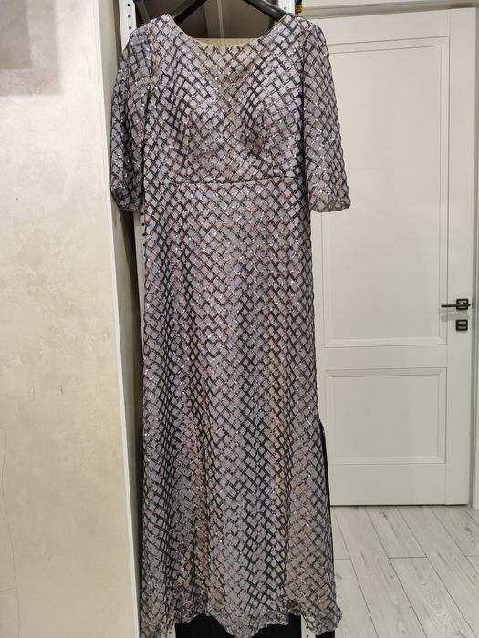 Продается красивое вечернее платье