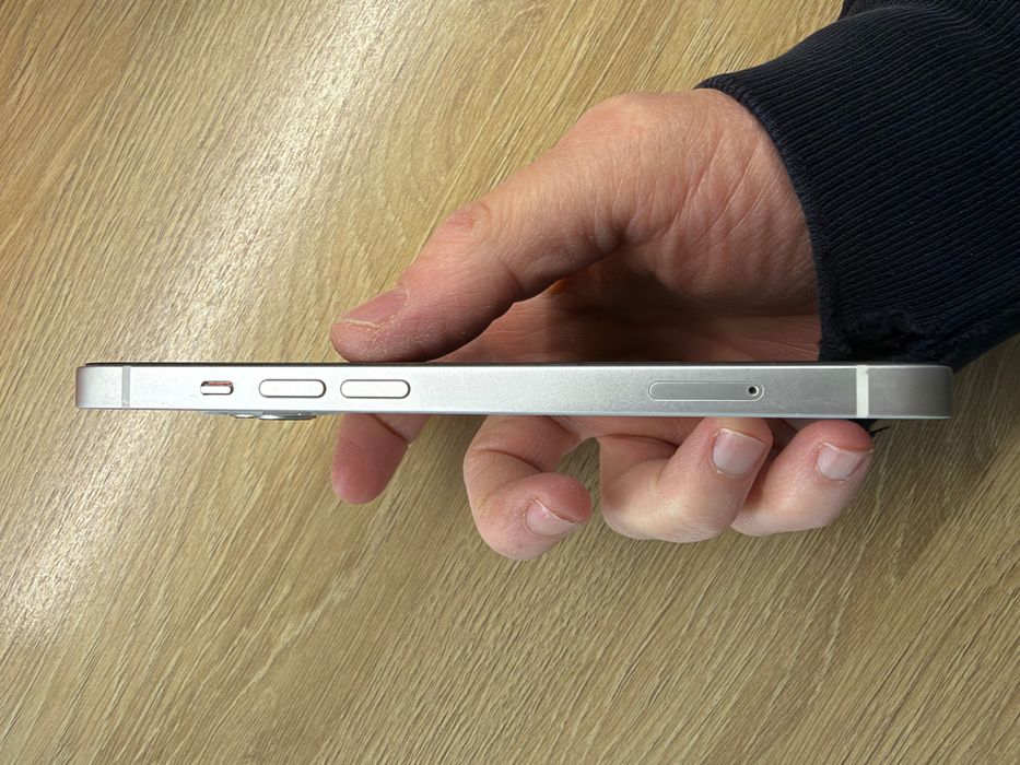 Бартер! Предлагам iPhone 13 128GB за бартер за iPad 9th Gen или по-нов