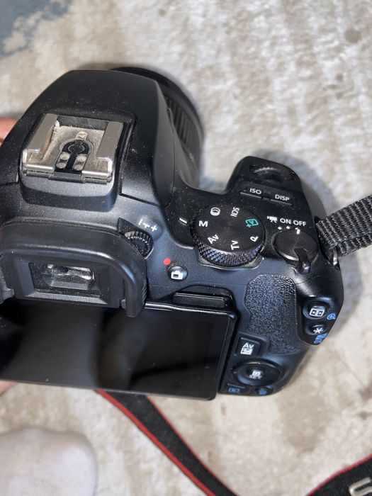 Canon eos 250d. продаю