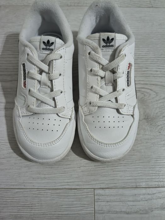Vând adidași adidas de copii Mărimea 27 purtați de 3 ori