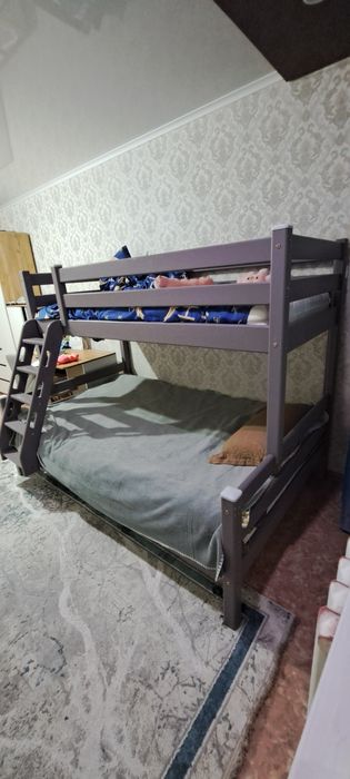 Продам двухярусную кровать