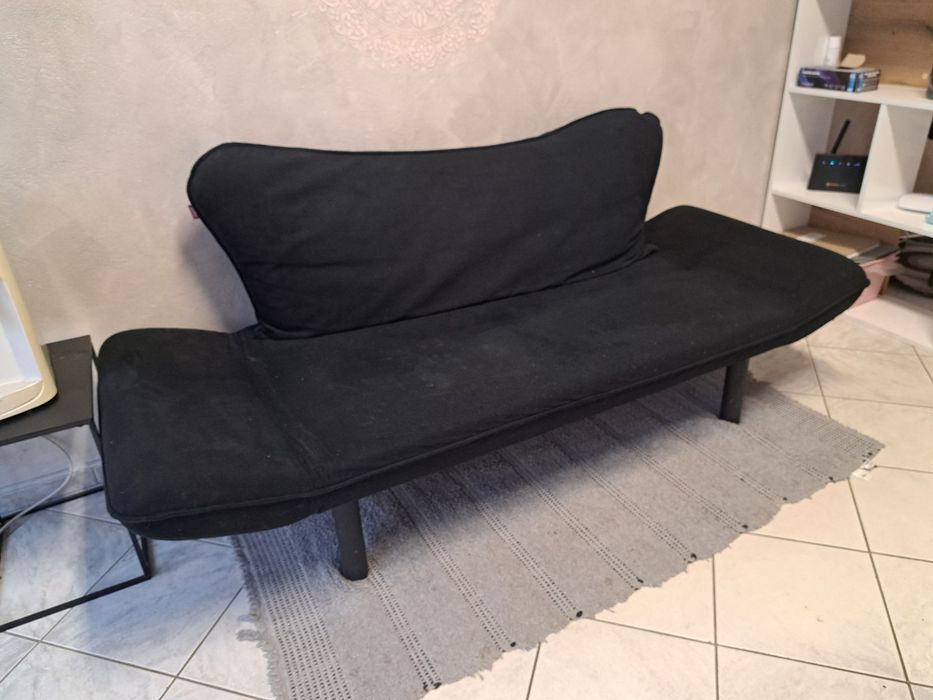 Разтегателен диван