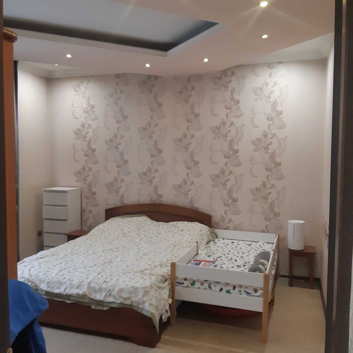 Продам 2 комн. квартиру в самом центре Караганды