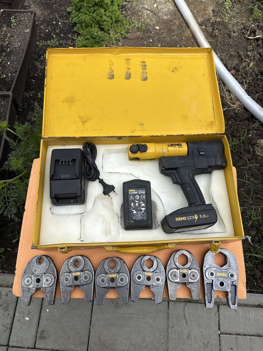 Vind Rems Mini-Press V cu doi acum si set bacuri M 12,15,18,22,28,35