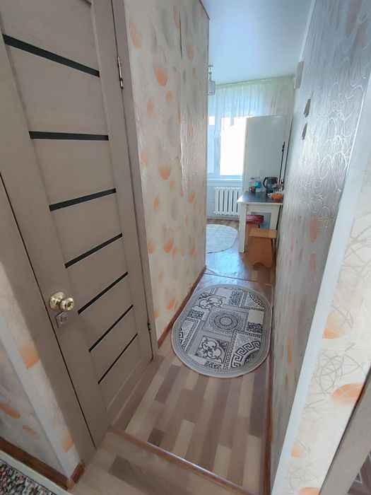 Продам 2-комн (4-32, 1 эт)