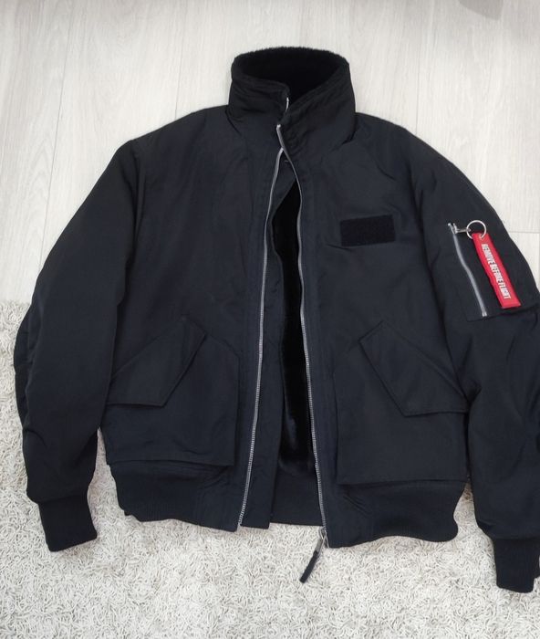 Бомбер новый утепленный