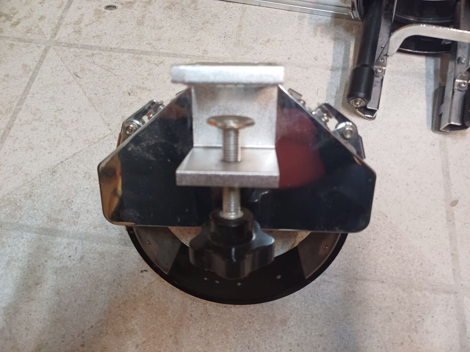 Шапков апарат за бродираща машина