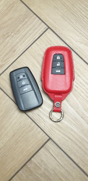 Чехол для ключа Toyota Camry 70. 75