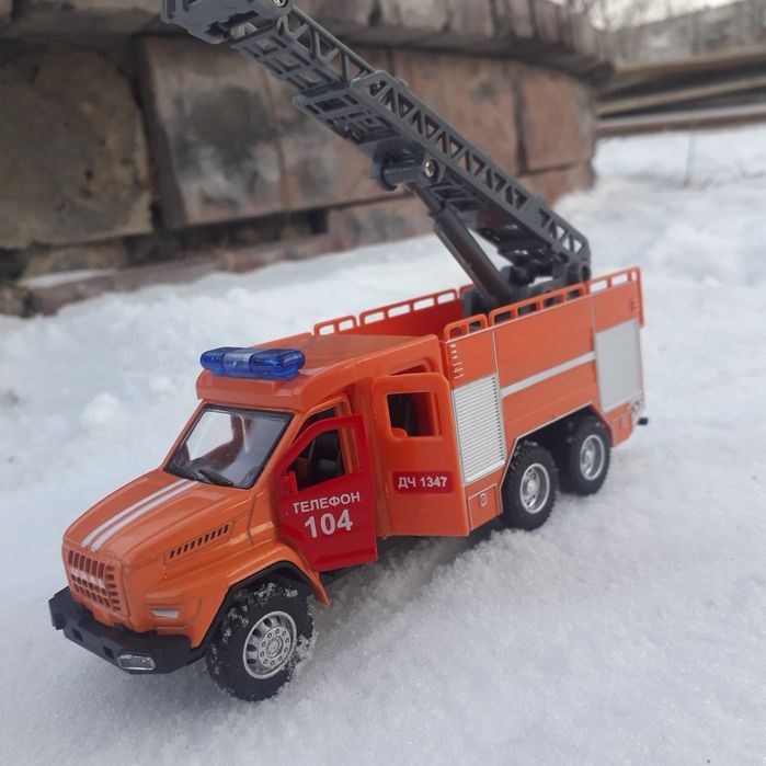 Продам металлические машинки