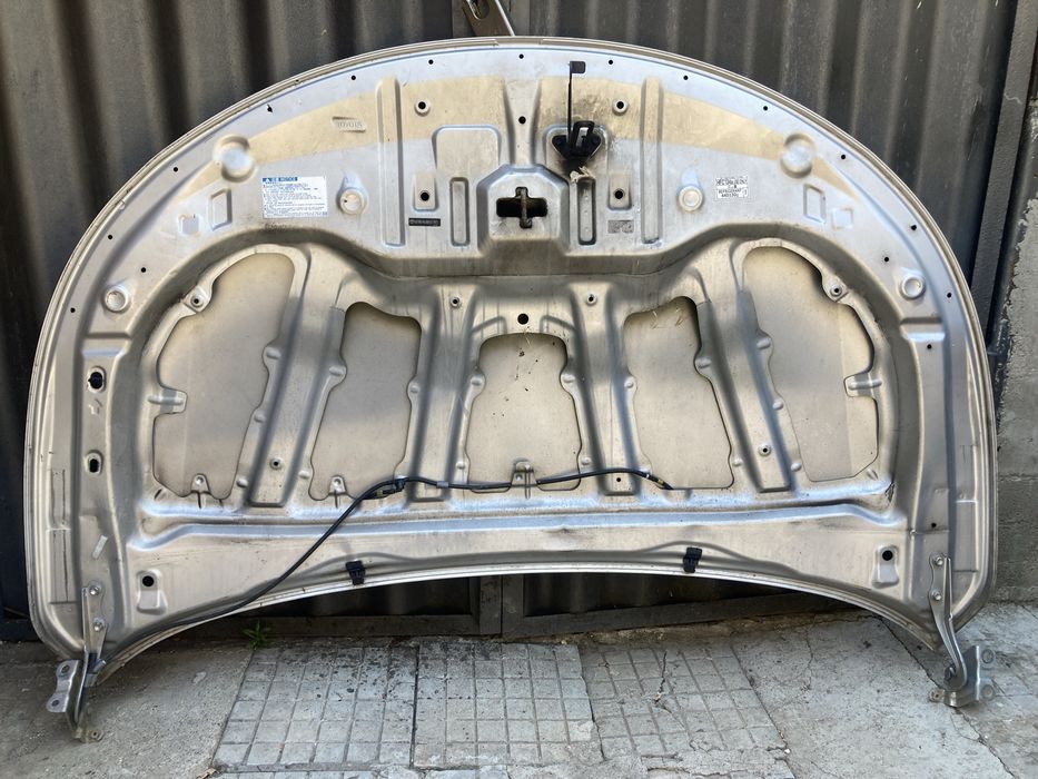 Преден капак за тойота авенсис/Toyota avensis T27 09-14г