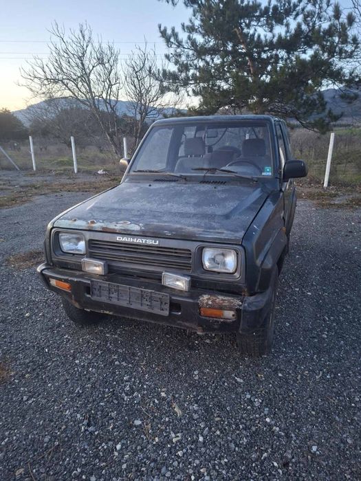 Daihatsu feroza.