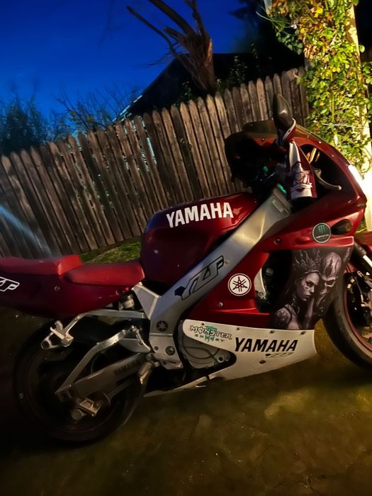 YAMAHA YZF 750R face lift