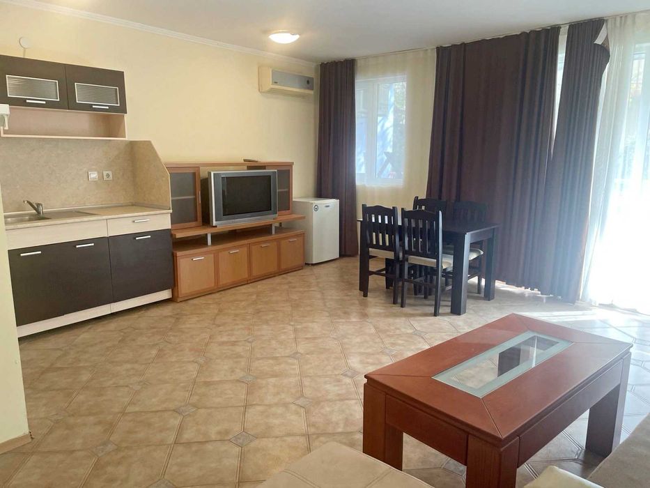 Просторен тристаен апартамент, Суперцентър, Паркомясто