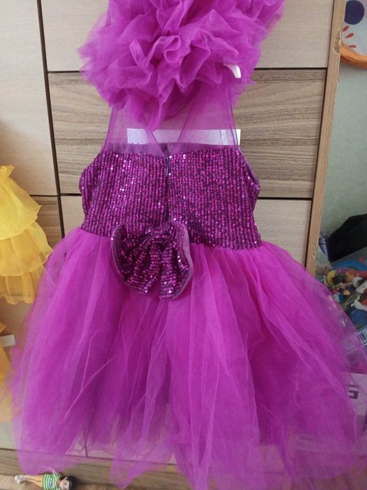 Продам платья детские